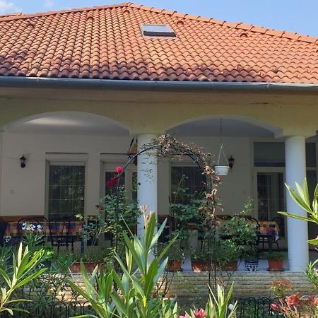 فندق Fertodi Kuria Vendeghaz المظهر الخارجي الصورة